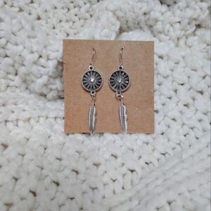 2for 25$ Silver Feather Dangle Earrings